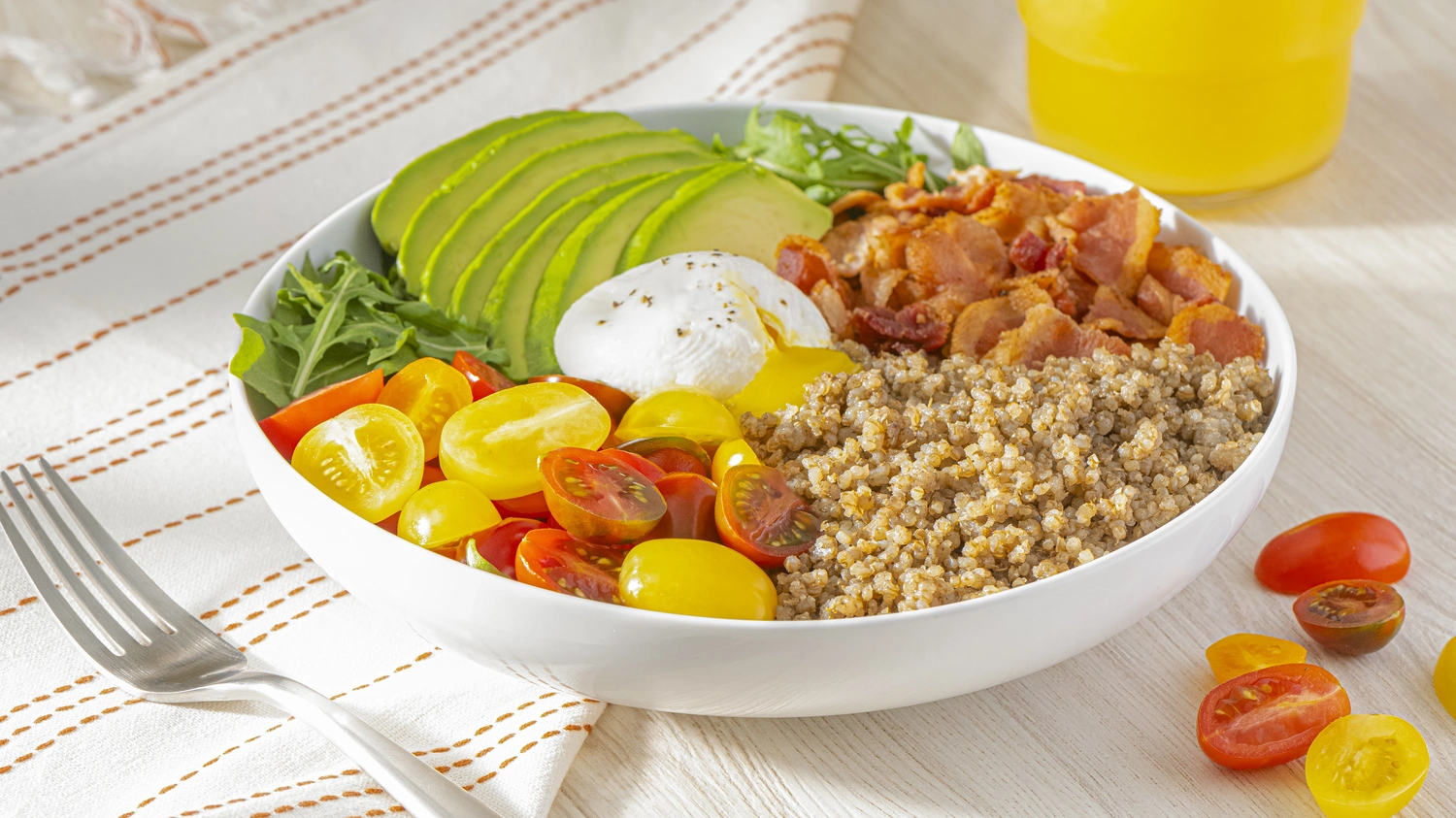Breakfast Sausage-Flavored Quinoa Brunch Bowl